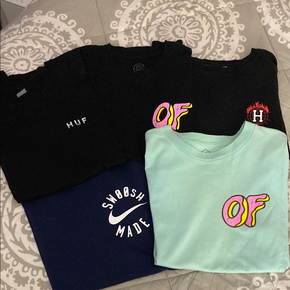 Bundle of Tees Boys Size M